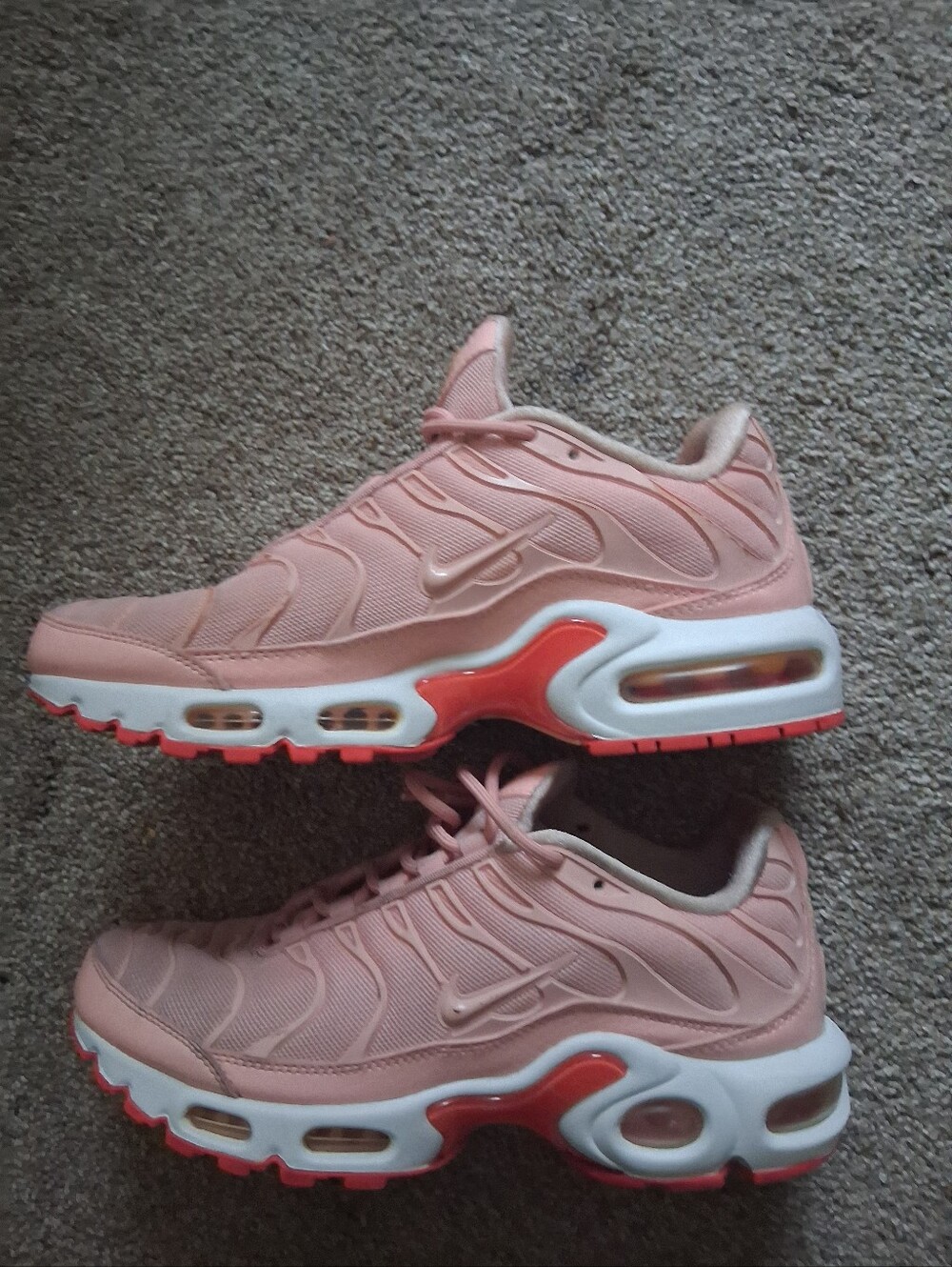 Nike Air Max Plus TN SE Coral Stardust Women's Size 6 (862201-601)